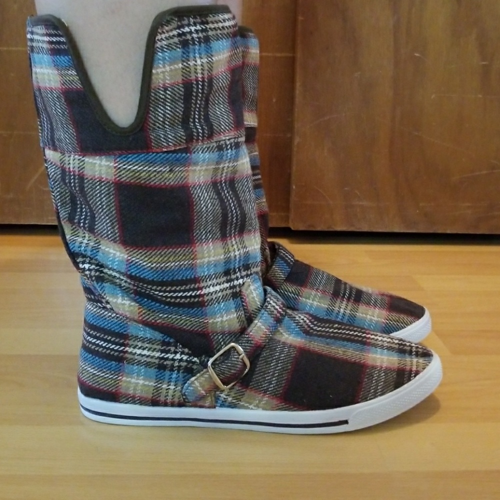 Plaid boots